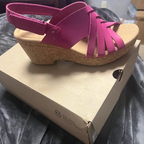 Hard to find sandal’s. - Picture 3 of 4